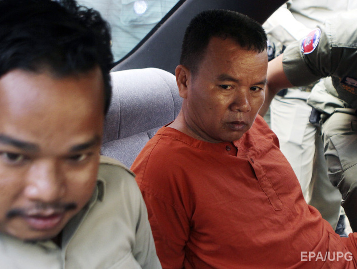 В Камбодже врача, заразившего ВИЧ более 200 человек, приговорили к 25 годам тюрьмы