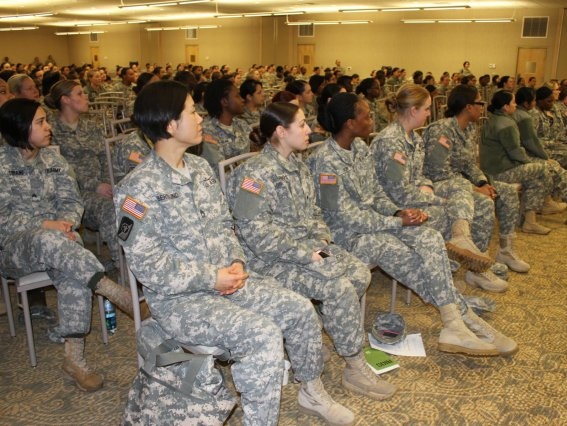 Пентагон снял ограничения со всех военных профессий для женщин