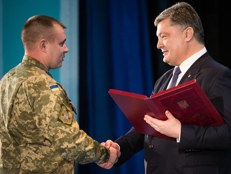 Цеголко: Президент присвоил звание Героя Украины троим бойцам АТО, одному из них &ndash; посмертно