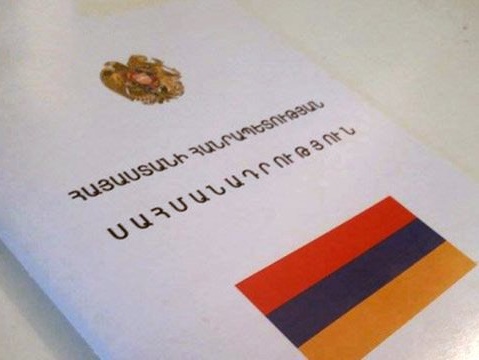 В Армении проходит референдум по конституционной реформе