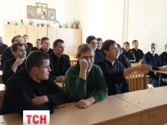 "1+1": УПЦ МП отправляет в Западную Украину титушек и "казаков". Видео
