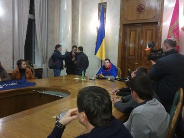 Харьковским евромайдановцам показали кабинет Добкина