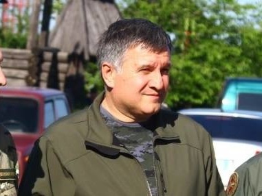 Аваков: Руководство фракции БПП пришло к "Народному фронту" с извинениями