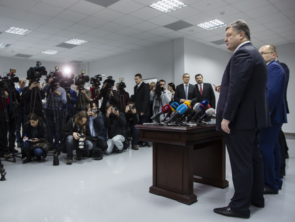 Порошенко поддержал петицию о лишении гражданства Украины за сепаратизм