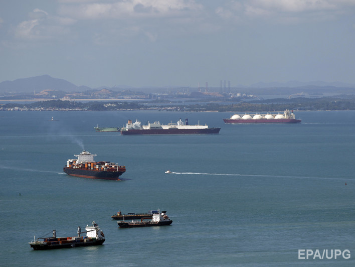 В Сингапурском проливе сухогруз столкнулся с танкером, двое украинцев и четверо филиппинцев пропали без вести – СМИ