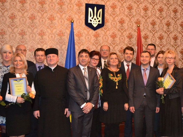 МИД: В посольстве Украины наградили граждан Латвии, которые активно участвовали в гуманитарных проектах