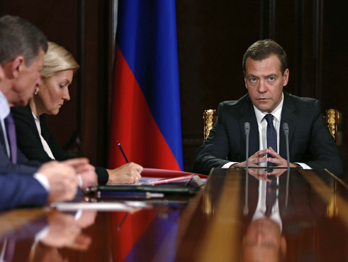 Медведев подписал постановление о введении санкций против Украины