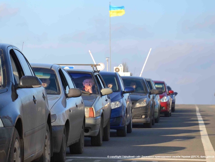 Госпогранслужба: Оккупационные власти Крыма не пропускают на полуостров людей и легковые машины не крымской регистрации