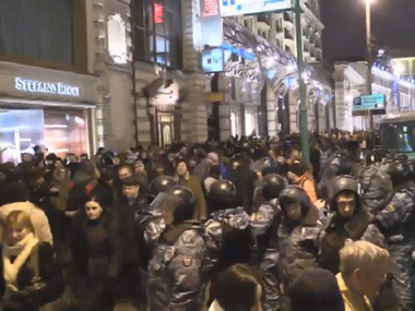 В Москве сотнями задерживают пикетчиков, поддержавших фигурантов "Болотного дела"