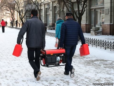 "Власти" оккупированного Крыма советуют населению приготовиться к встрече Нового года до темноты