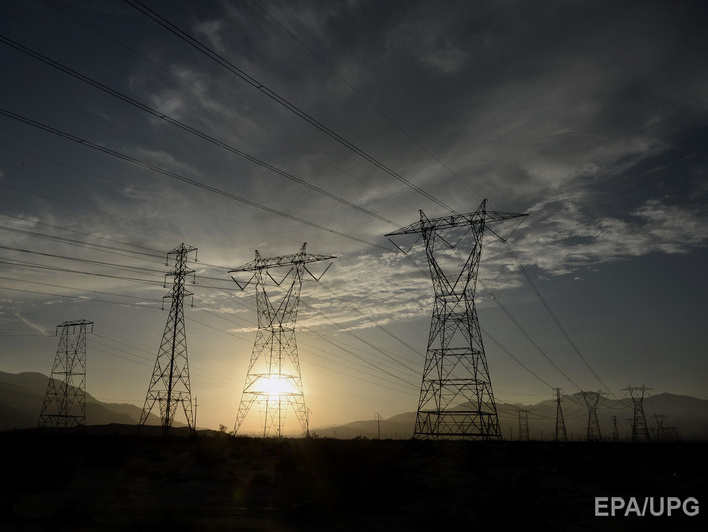 "Укрэнерго": Подача электричества в Крым может быть возобновлена 1 января