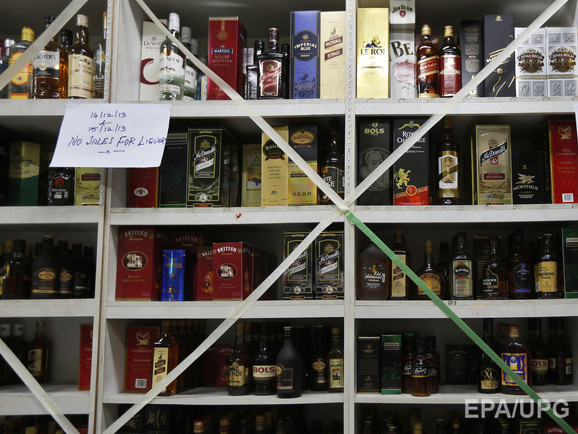 Жебривский: Местные власти игнорируют распоряжение о запрете продажи алкоголя военным