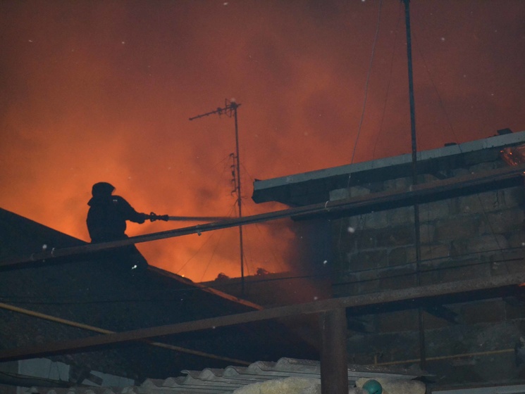 Госслужба по ЧС: Пожар в частном секторе Одессы ликвидирован, пострадали три жилых дома