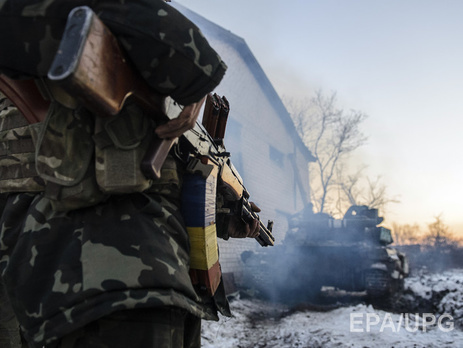 Пресс-центр АТО: В районе Опытного украинские военные открыли ответный огонь из стрелкового оружия по боевикам