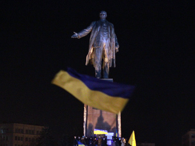 Харьковский Евромайдан отказался от сноса памятника Ленину
