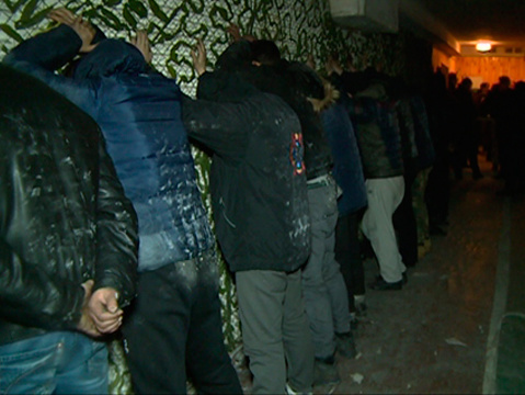 Полиция задержала 134 участника драки на кондитерской фабрике в Житомире