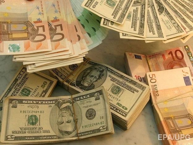 Нацбанк укрепил курс гривны к евро на 67 копеек