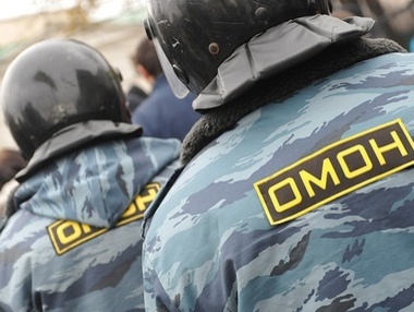 В аннексированном Крыму вооруженный ОМОН охраняет детские санатории от "радикалов" &ndash; СМИ