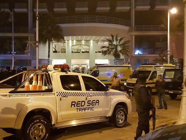 Reuters: В Хургаде неизвестные открыли огонь у входа в отель, ранены двое иностранцев