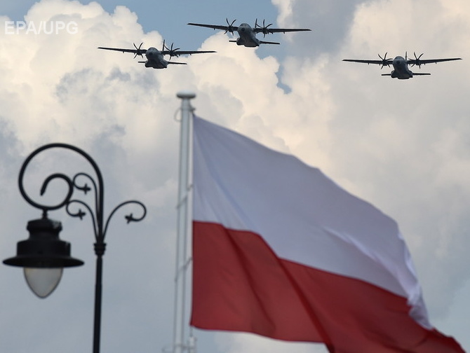 Польские власти возмутились попыткой ЕС взять Польшу "под надзор" из-за закона о СМИ