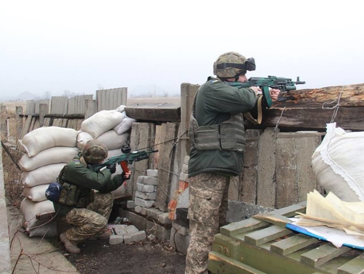 Пресс-центр АТО: За минувшие сутки зафиксирован 21 обстрел украинских военных со стороны боевиков