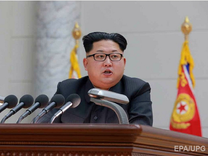 Ким Чен Ын призвал ученых приложить максимум усилий для улучшения арсенала страны