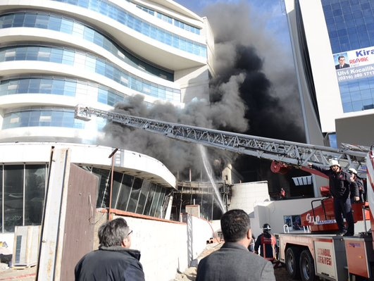 Генконсул Украины: В Стамбуле горит отель, информации о пострадавших гражданах Украины пока нет 