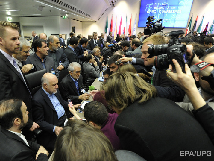 Несколько членов ОПЕК призывают созвать экстренное заседание организации из-за падения цен на нефть
