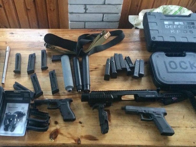 СБУ выявила незаконную сборку и продажу в Украине пистолетов Glock