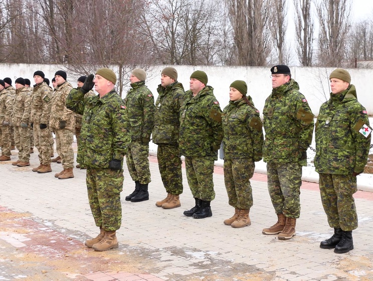 Канадские инструкторы начали обучение украинских саперов в Каменце-Подольском 