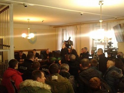 В Ужгороде заблокировали суд по делу бойцов "Правого сектора" за драку на Драгобрате