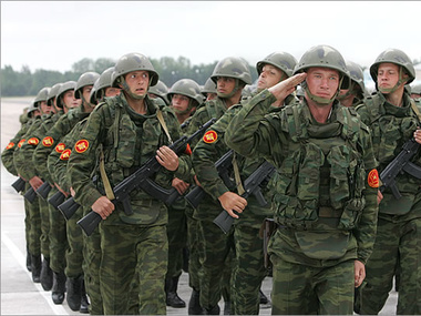 Россия проводит на границе с Украиной военные учения 