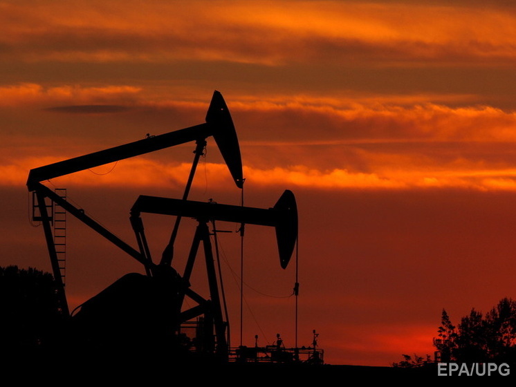 Цена на нефть WTI, вслед за Brent, упала ниже $28 за баррель