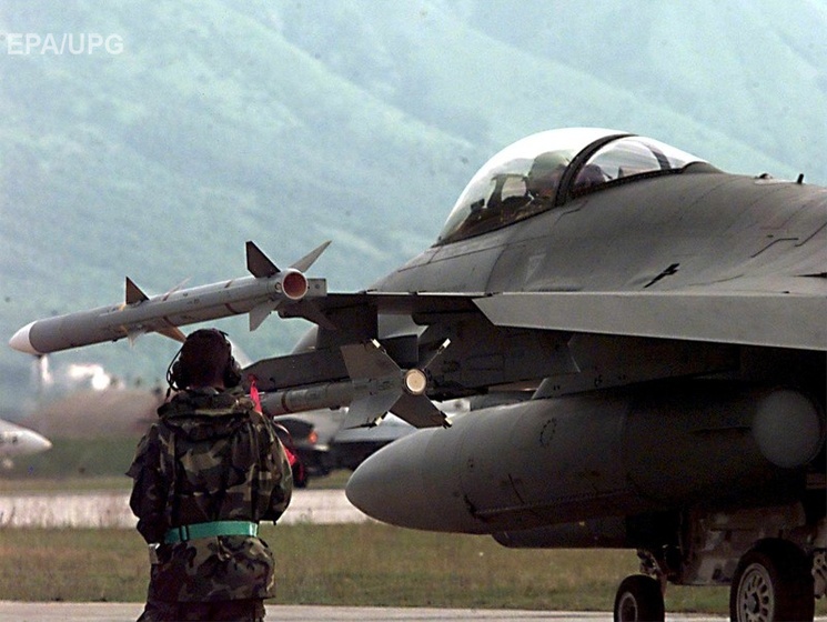 В США разбился американский истребитель F-16