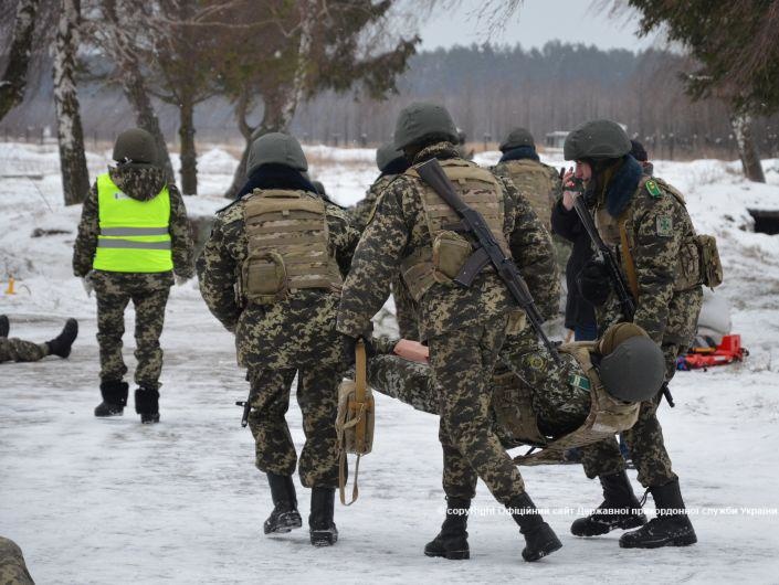 Украинские и польские военные медики провели совместный практический тренинг по тактической медицине. Видео