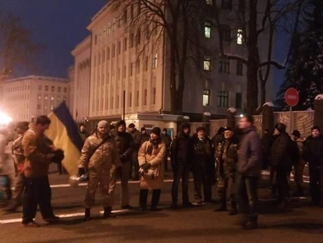 Нацполиция: Активисты пытались зажечь шины вблизи Администрации Президента