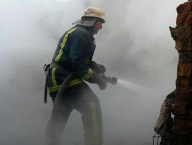 При ликвидации возгорания в высотке в Киеве погиб пожарный &ndash; СМИ