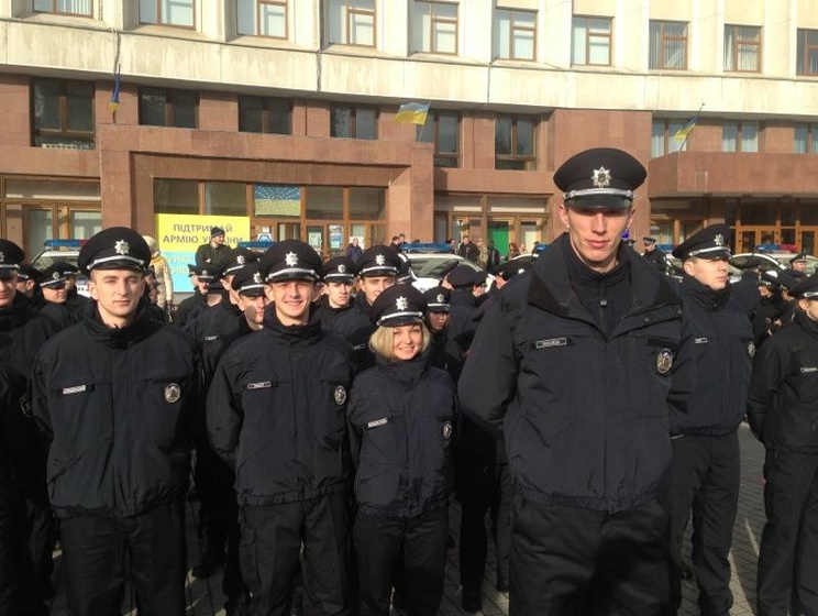 Аваков: В Ивано-Франковске 208 патрульных полицейских принесли присягу