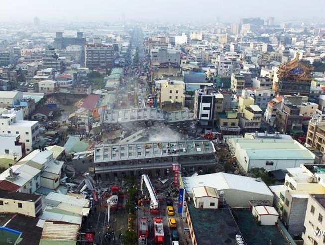 Жертвами мощного землетрясения на Тайване стали уже 14 человек