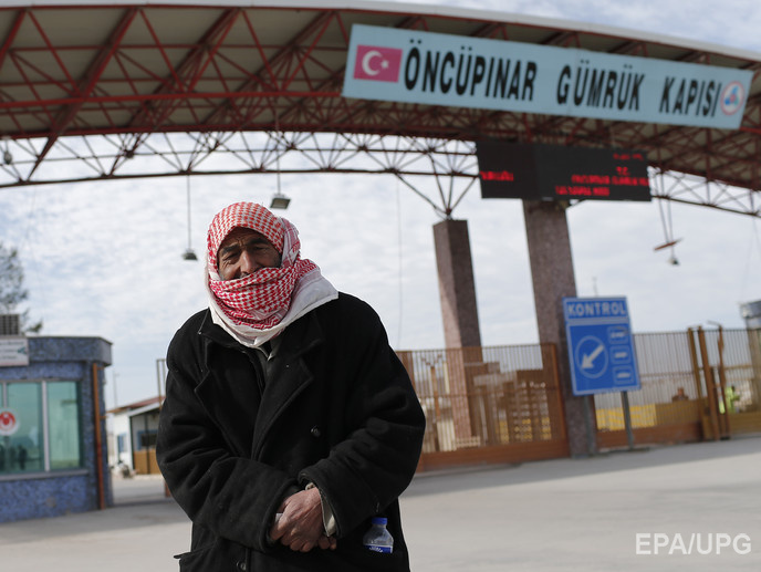 Reuters: Около 55 тыс. беженцев из Сирии скопились у турецкой границы