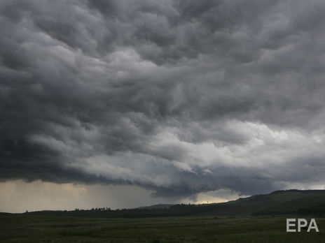 Укргидрометцентр объявил штормовое предупреждение в ряде областей страны на 13–14 августа