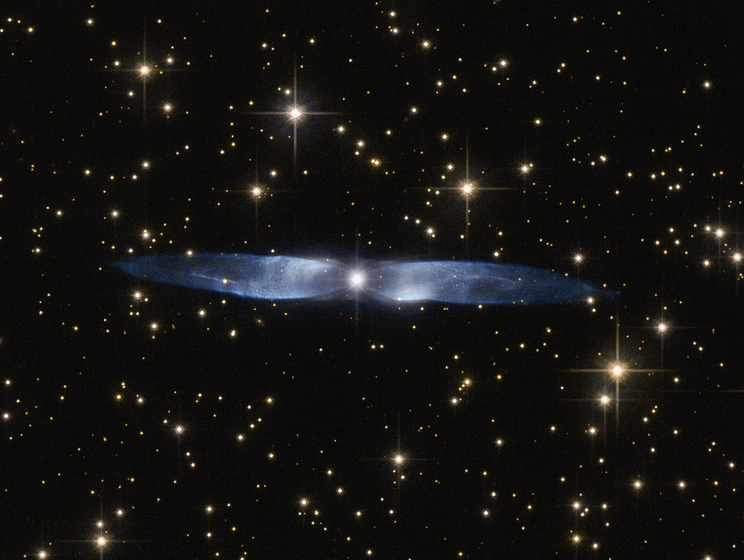 Телескоп Hubble сделал фото голубой туманности в созвездии Лисички