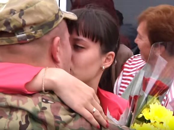 Украинские десантники записали видеопоздравление ко Дню святого Валентина. Видео