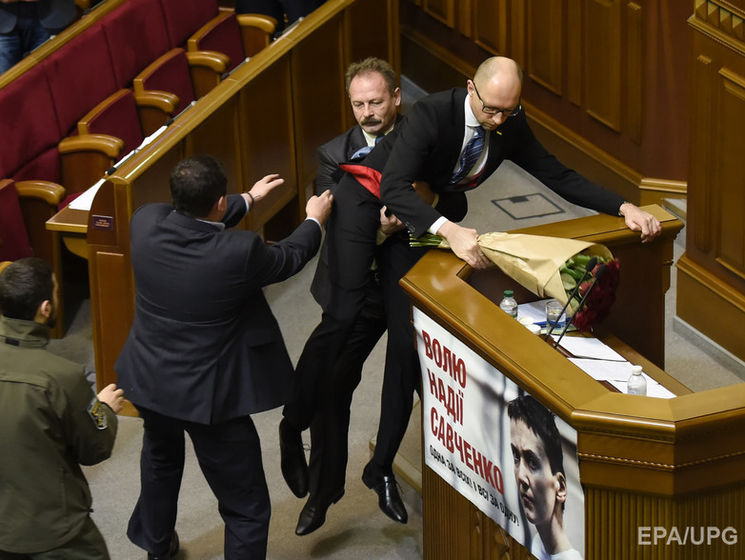 Блок Петра Порошенко хочет вернуть во фракцию нардепа Барну