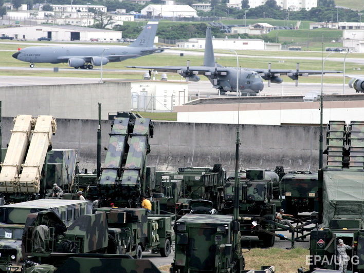 В Японии тысячи человек протестуют против военной базы США на острове Окинава