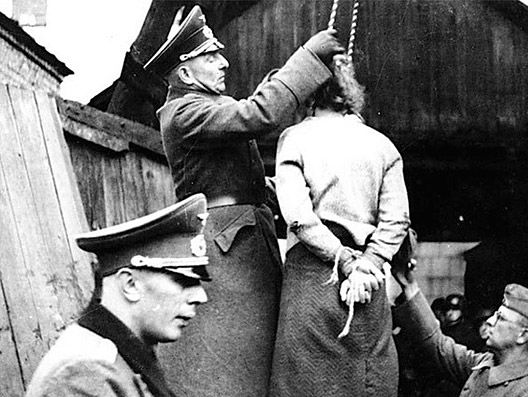 Киевлянка Хорошунова в дневнике 1942 года: "В назидание освобожденным народам" немцы вешают наших людей