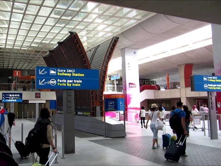 МИД: В аэропорту Парижа 22 украинцам сообщили, что визы, выданные им посольством США в Украине, аннулированы