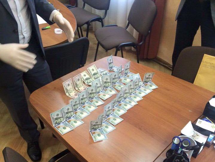Деканоидзе: Замначальника территориального отдела столичной полиции готов был ежемесячно платить $10 тыс. за "крышевание"