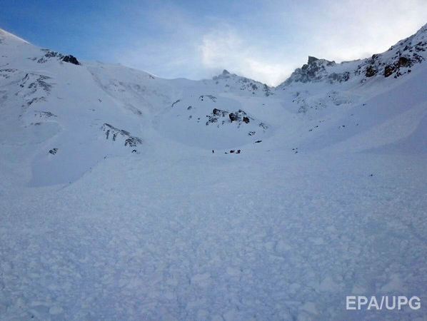 Из-за снежной лавины в итальянских Альпах погибли шесть человек