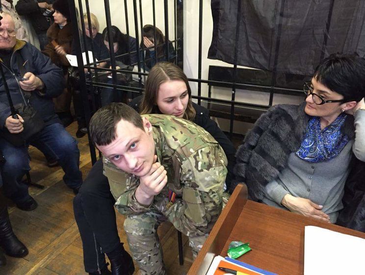 Главу "Азов-Крыма" Краснова арестовали до 26 апреля, в суде вспыхнули потасовки